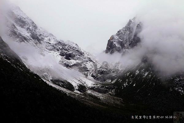 唐嫣出席活动阵仗大，双排保安牵手护卫，对此你怎么看？游戏画面