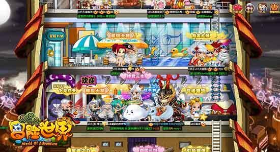 1月25日,陕西西安,未央区一路面突然发生塌陷,一辆新能源车陷入大坑之中