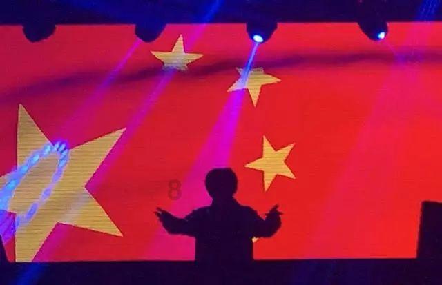 救援旅行男孩