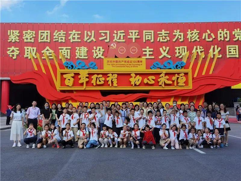 组装机械警暴龙