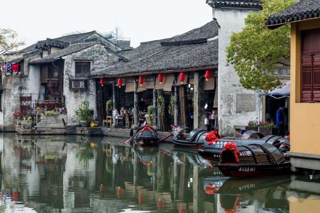 请问一下，能不能在公共场合放屁，我听大家说这是身体的正常反应。不必在意？游戏画面